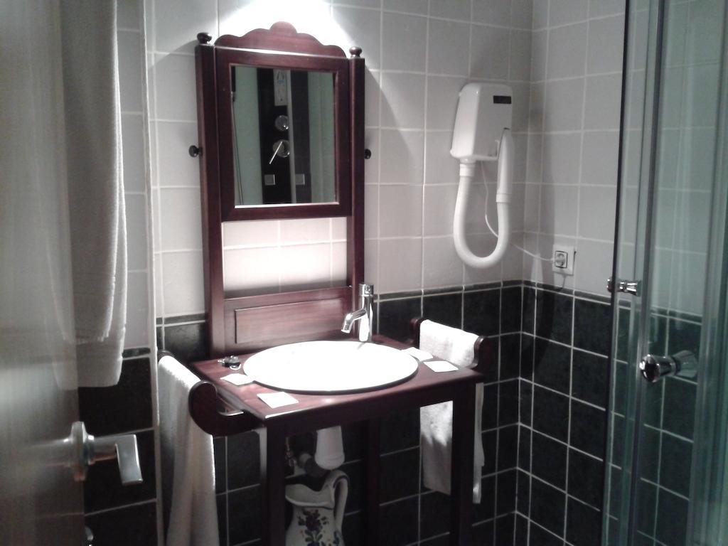 Hostal El Olmo Camarena de la Sierra Luaran gambar