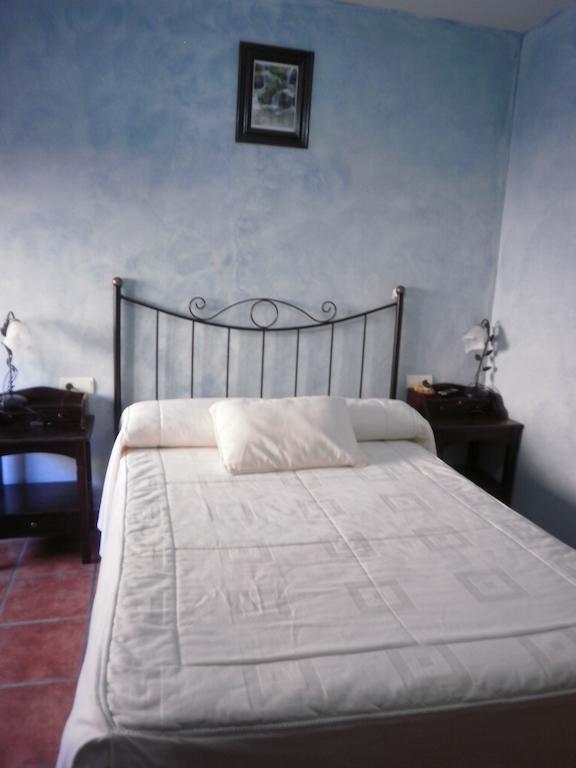 Hostal El Olmo Camarena de la Sierra Bilik gambar