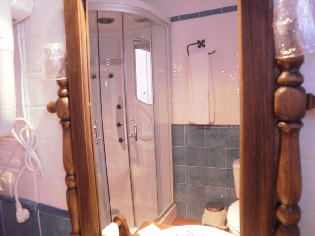 Hostal El Olmo Camarena de la Sierra Bilik gambar