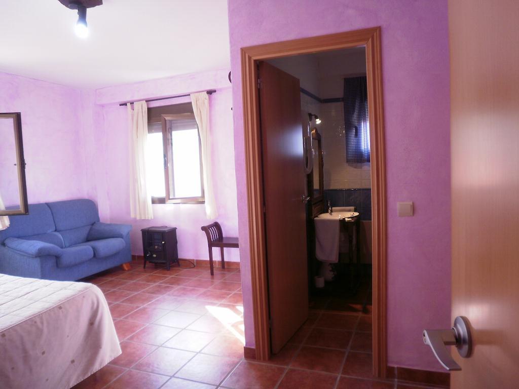Hostal El Olmo Camarena de la Sierra Luaran gambar